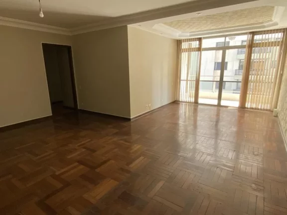 Imagem Amplo apartamento localizado próximo à Avenida Independência, com 132 m² de área útil distribu...