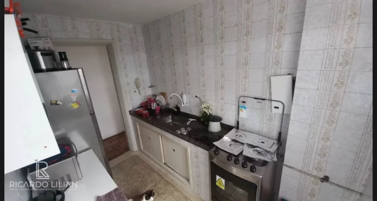 Imagem Apartamento com dois dormitorios sendo uma suite, uma vaga de garagem . AS VENDA!!!