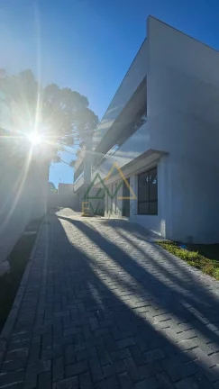 Imagem Sobrado em Condomínio à venda no Bairro Alto Curitiba PR