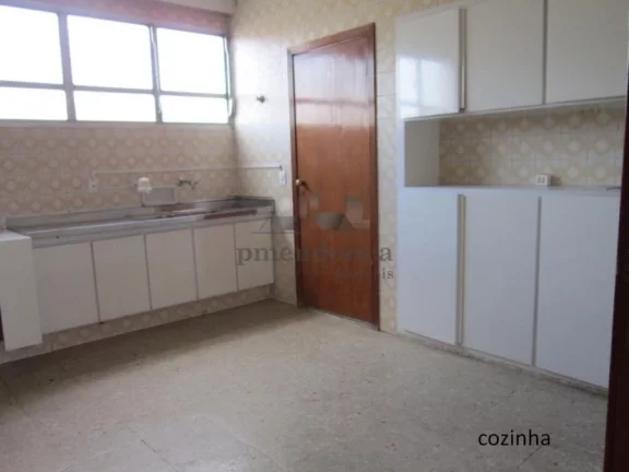Imagem Apartamento com living para 03 ambientes, piso de tacos, dormitÃ³rios com armÃ¡rios embutidos, b...