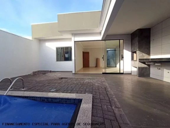 Imagem Casa para Venda em Maringá, Parque Avenida, 2 dormitórios, 1 suíte, 2 banheiros, 1 vaga