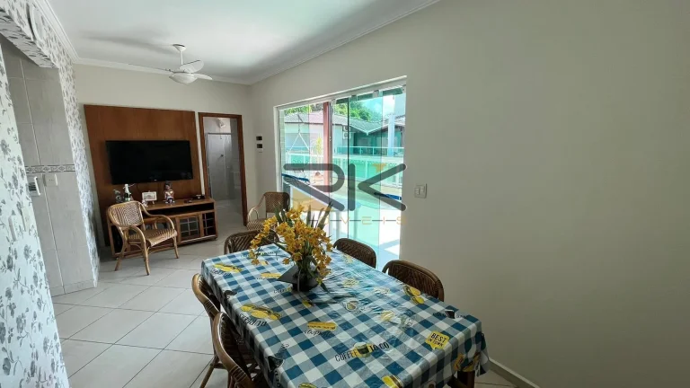 Imagem Cobertura Duplex Praia Grande em Ubatuba-SP com 3 dormitórios,sendo 2 suítes,varanda gourmet com churrasqueira,2 vagas de garagem