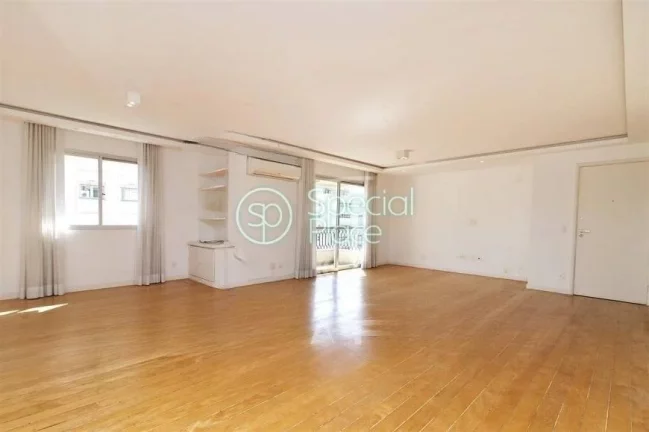 Imagem Cobertura duplex com 192m² localizada em uma rua pequena e tranquila, próxima do Shopping Iguatemi...
