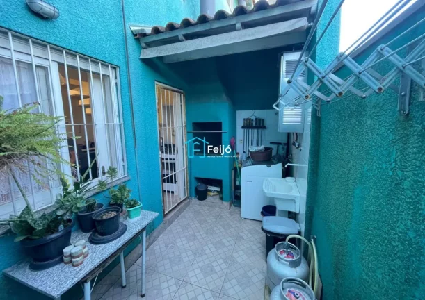 Imagem Casa 3 dormitórios no bairro Camaquã próximo ao Zaffari Cavalhada