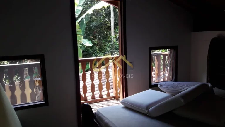 Imagem ÓTIMAS CASINHAS EM UMA PRAIA PARADISIACA, CHEGA DE BARCO OU TRILHA...