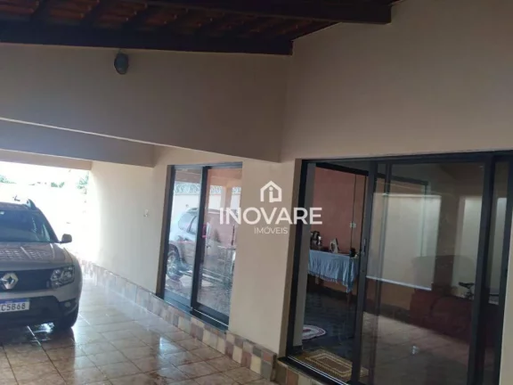 Imagem Casa com 3 dormitórios e energia solar à venda, 250 m² por R$ 400.000 - Setor Santa Inês - Itumbiara/GO