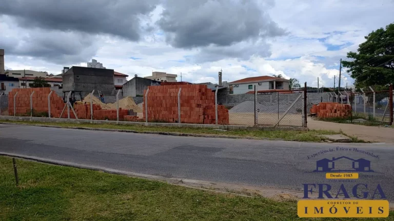 Imagem TERRENO DE ESQUINA C/ 252,27 M²