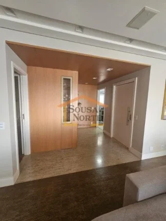 Imagem Apartamento 200m², 3 dormitórios, sendo 3 suites, sendo a master com closet e banheira, além de s...