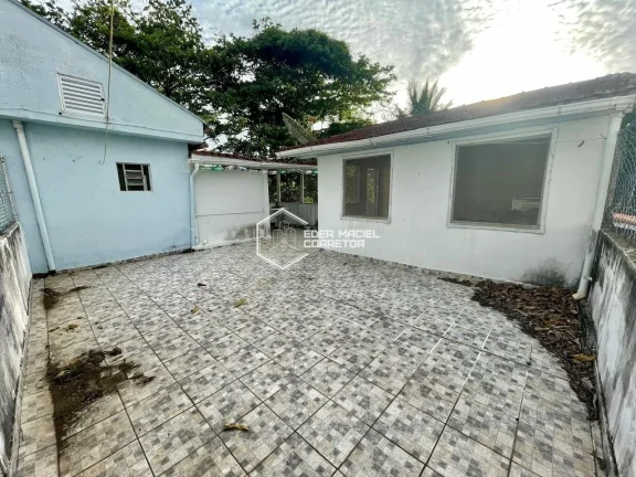 Imagem Casa Imperdível! Quase pé na areia e com uma vista deslumbrante do mar, esta é a oportunidade que...
