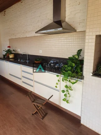 Imagem Casa com excelente terreno à venda em bairro residencial