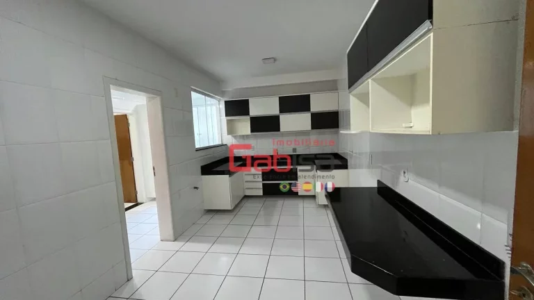 Imagem Apartamento com 3 dormitórios para alugar, 120 m² por R$ 6.016,67/mês - Algodoal - Cabo Frio/RJ