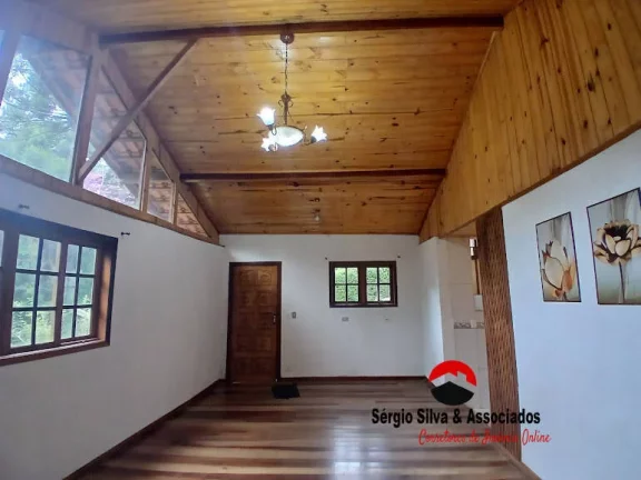 Imagem Casa a Venda Localizado no Condomínio Cidade do Sol em Campos do Jordão-SP.