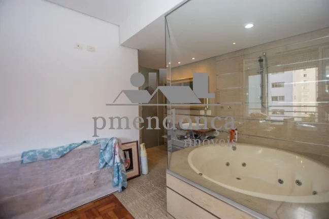 Imagem Apartamento com 278m², localizado na Rua Sabará esquina com Av Higienópolis.
