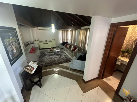 Imagem Casa 361m² em Terreno de 829m² – Campo Grande – 3 Suítes, 6 Banheiros, Energia S