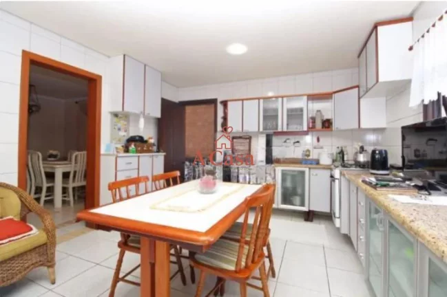 Imagem Casa com 4 Dormitorio(s) localizado(a) no bairro Jardim Itu em Porto Alegre / Rio Grande do Sul Ref.:117