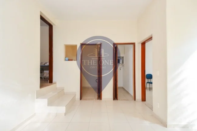 Imagem Casa Comercial à Venda em São Paulo-SP, Bairro Cambuci: 5 Salas, 2 Banheiros, 181m² de Área