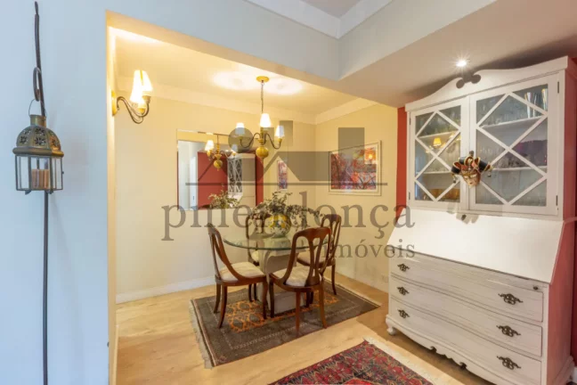 Imagem Apartamento reformado em Perdizes com 3 quartos (1 suíte) e1 vaga, 106m²