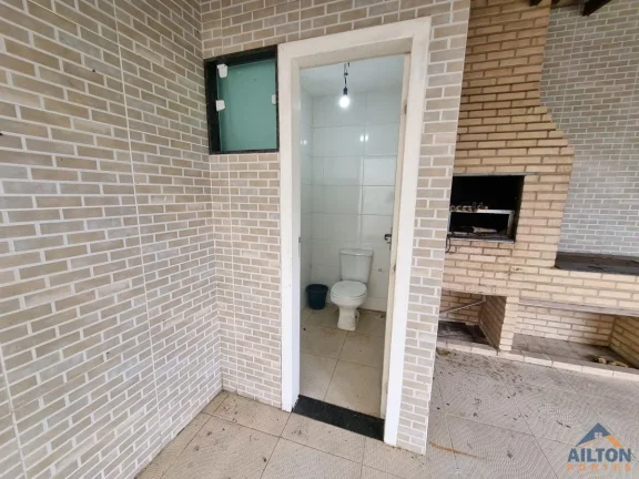 Imagem Casa Duplex com 3 Suítes à Venda na Praia do Morro Guarapari-ES