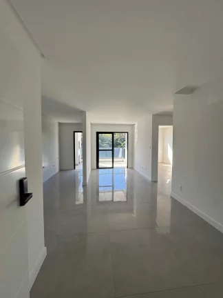 Imagem Apartamento com bela vista, 2 dormitórios sendo 1 suíte e 2 vagas de garagem em Itajaí/SC