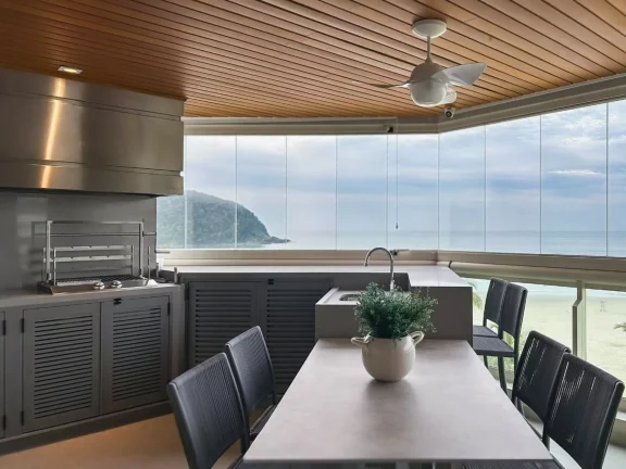 Imagem Luxuoso apartamento de 4 quartos na Riviera de São Lourenço Módulo 07: 4 suítes, 3 salas, 4 vagas de garagem e 241,13 m² de área.