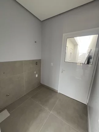 Imagem Casa de 3 quartos sendo um suine no Bosque dos Ipes