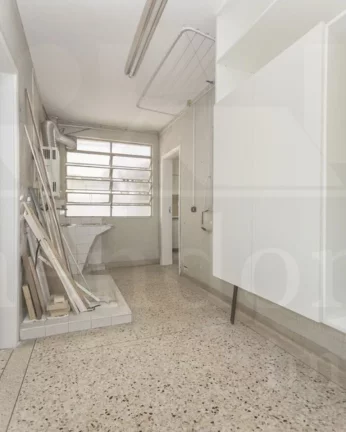 Imagem Apartamento com armários, amplo living para 2 ambientes, lavabo, 3 dormitórios sendo 1 suíte, ban...