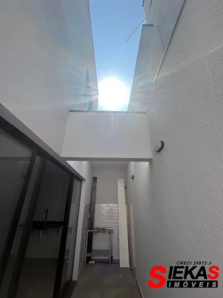 Imagem Imperdível! Casa à venda na Vila Carrão, São Paulo-SP, com 3 quartos, 2 suítes, 3 banheiros, 2 vagas de garagem e 110m².