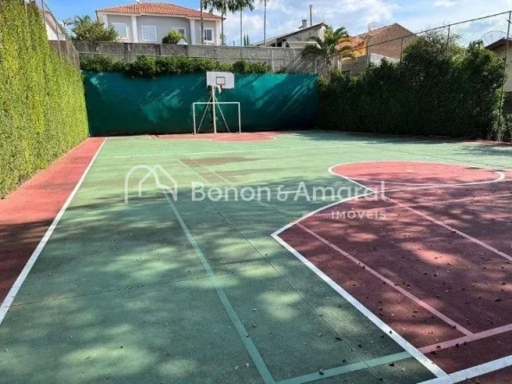 Imagem Casa em condomínio fechado, em ótima localização com fácil acesso às principais rodovias. O im...