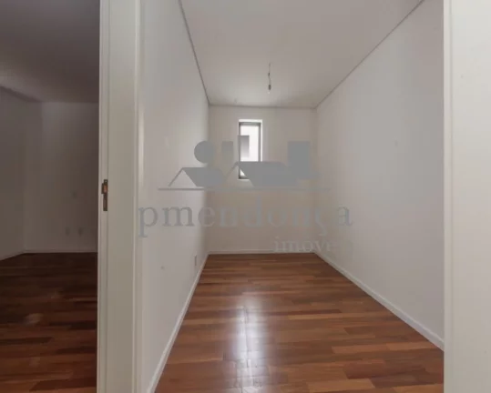Imagem Excelente apartamento com 326m², 4 suítes e 3 vagas livres + depósito