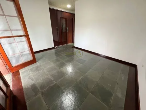 Imagem Sobrado alto padrão à venda no Centro Peruíbe/SP Localizada à 700m da praia