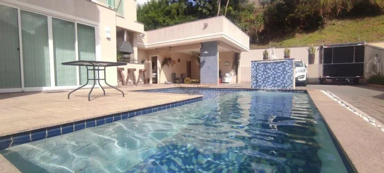Imagem Casa em Condomínio para Venda em Teresópolis / RJ no bairro Prata