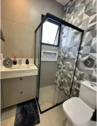 Imagem Casa à venda em Jundiaí-SP: 3 quartos, 3 suítes, 2 banheiros, 5 vagas de garagem e 800m² de área no bairro Medeiros. Confira!