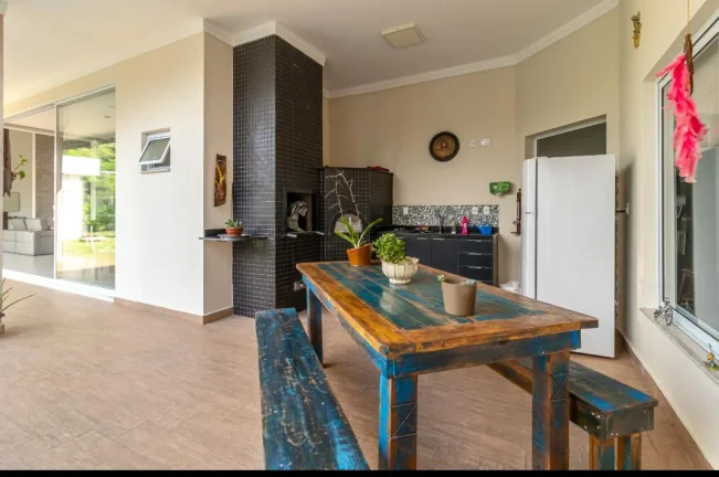 Imagem Casa em Condomínio de Luxo em Sorocaba-SP, Bairro Caguassu: 3 Quartos, 3 Suítes, 4 Salas, 5 Banheiros, 4 Vagas, 285m²!