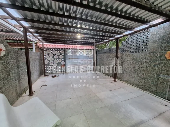 Casa a a venda em rio doce Olinda quadra do mar. 4qtos 2sts quintal 2vgs
