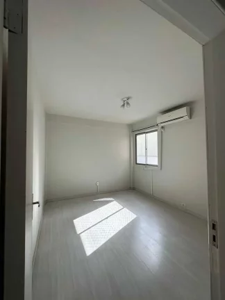 Imagem Apartamento com 3 dormitórios a 50m do calçadão e 100m do Mar – Balneário Camboriú/SC