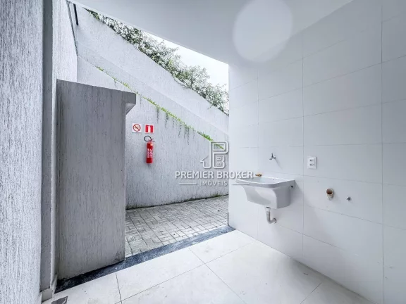 Imagem Casa com 3 dormitórios à venda, 131 m² por R$ 899.000,00 - Golfe - Teresópolis/RJ