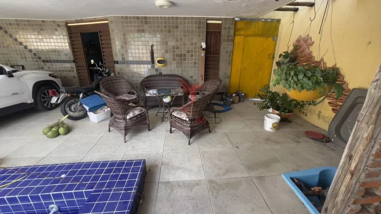 Imagem Casa à venda com 4 Quartos, 1 Suites, 3 Vagas, no Bessa – apenas 400m da praia!