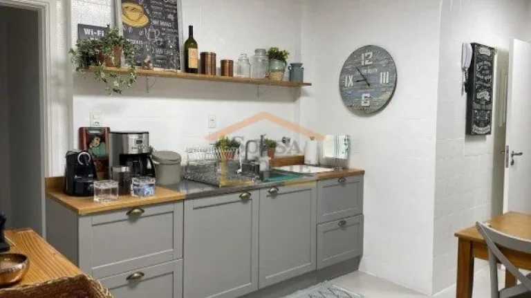 Imagem Apartamento com 160m² de área útil, 3 dormitórios, sendo 1 suite, 4 banheiros e 1 vaga de garage...