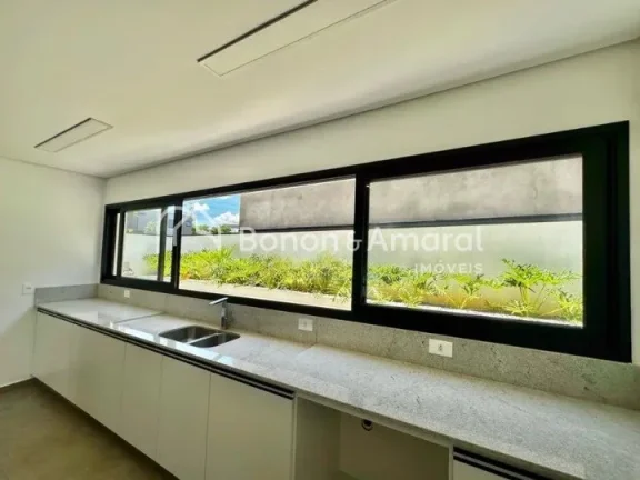 Imagem Maravilhosa casa em condomínio fechado, moderna, integrada, ampla e com vista para a reserva Alphav...