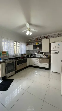 Imagem Casa à venda no bairro Vila Petrópolis - Atibaia/SP