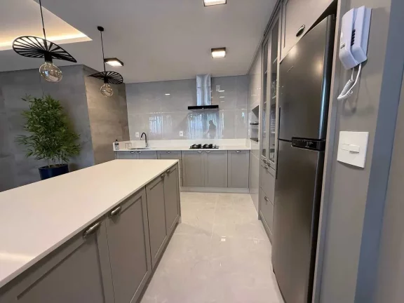 Imagem Apartamento com 3 suítes e 3 vagas de garagem em Itajaí