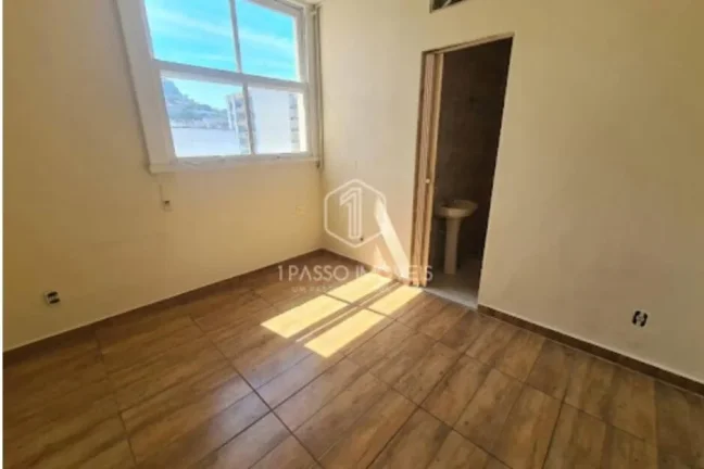 Imagem Apartamento rua do Catete Glória andar alto sol da manhã vista livre