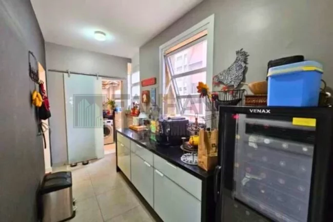 Imagem Imperdível Apartamento de Luxo à Venda em Jardim Paulista, São Paulo-SP: 3 Quartos, 3 Suítes, 4 Salas, 4 Banheiros, 3 Vagas de Garagem, 282m²!