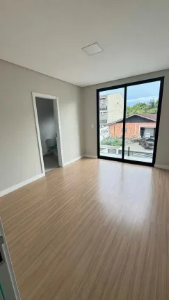 Imagem Geminado com 3 suítes e 2 vagas de garagem - Saguaçu | Joinville/SC