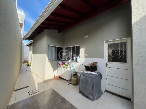 Imagem Imperdível oportunidade de investimento: Casa à venda em Campo Grande-MS, bairro Água Limpa Park, 2 quartos, 1 suíte, 1 sala, 1 banheiro, 2 vagas de garagem, 76,00 m². Confira!