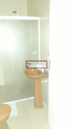 Imagem Oportunidade. Vendo lindo sobrado na vila do encontro, a 10 minutos andando do metrô Jabaquara, imóvel com 2 Dormitórios espaçosos, Cozinha com Armários, sala grande, edícula com lavanderia, bem localizado em uma rua sem saída em Jabaquara. Valor de oport