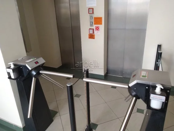 Imagem Sala comercial com 30 metros quadrados, 1 banheiro, 1 copa, vista panorâmica, 1 vaga de garagem rot...