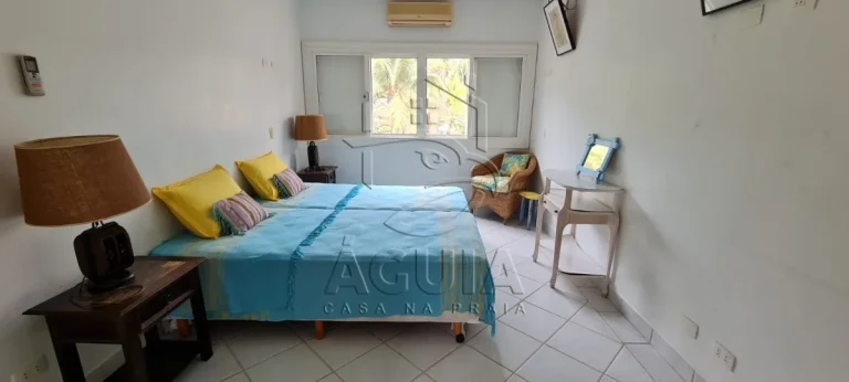 Imagem Casa de condomínio à venda na praia do Lázaro em Ubatuba!