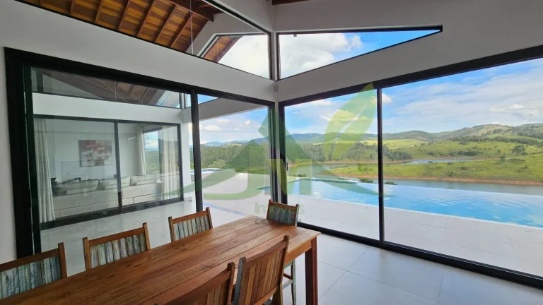Imagem Chácara com Vista Deslumbrante para a Represa em Piracaia-SP