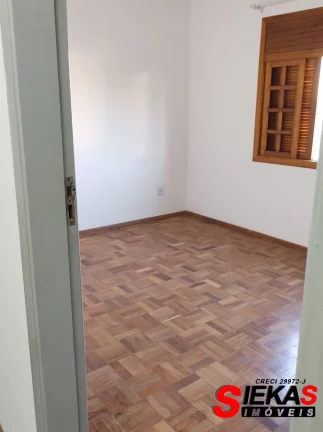 Imagem Imperdível casa para venda em São Paulo-SP, Bairro Piqueri: 4 quartos, 2 banheiros, 3 vagas de garagem, 184,00 m² de área.